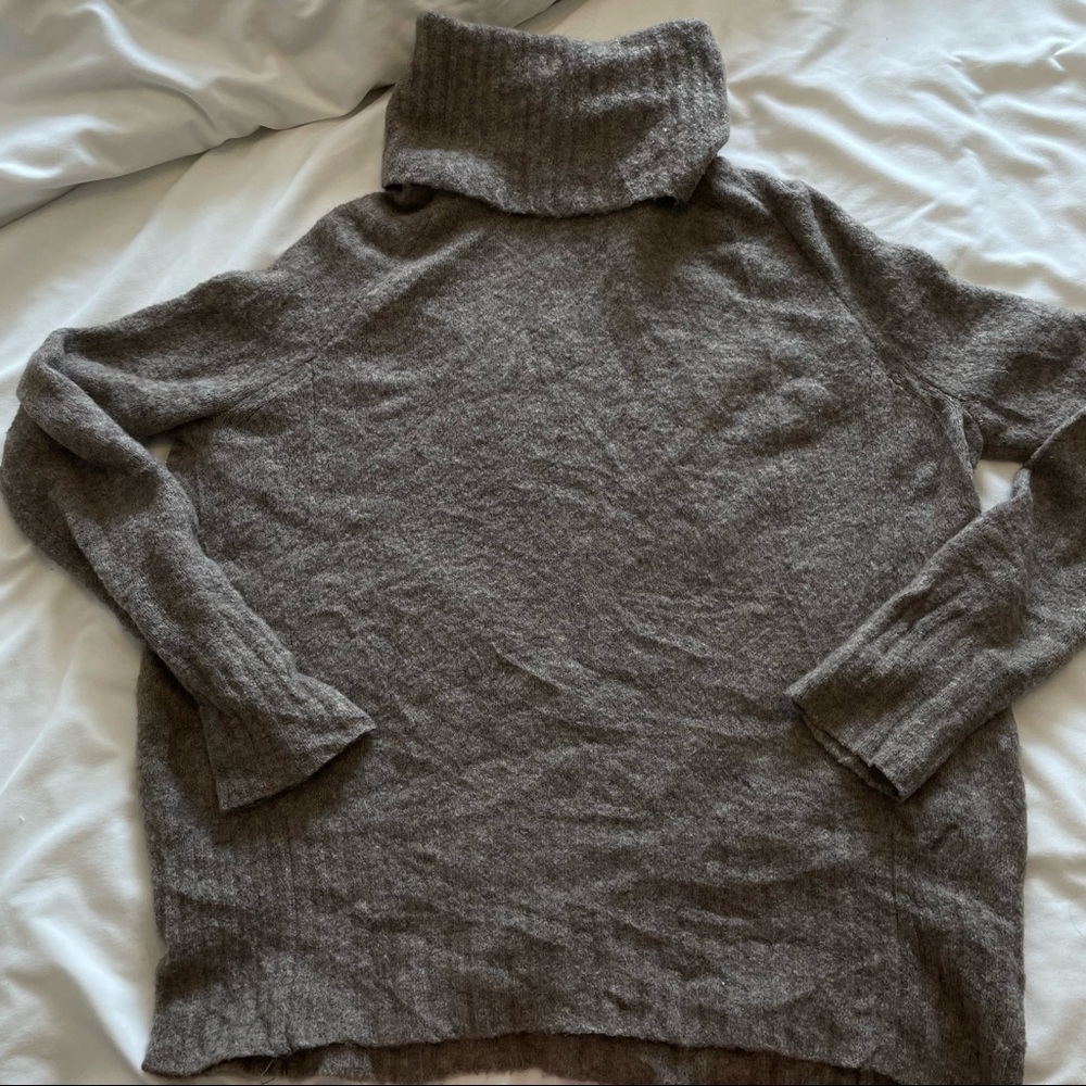 Community Plutarch Sweater